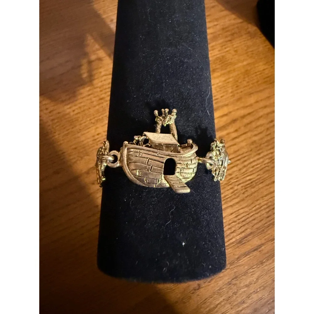 Vintage Noahs Ark Animal Link Bracelet Gold Tone Elephant Giraffe Religious